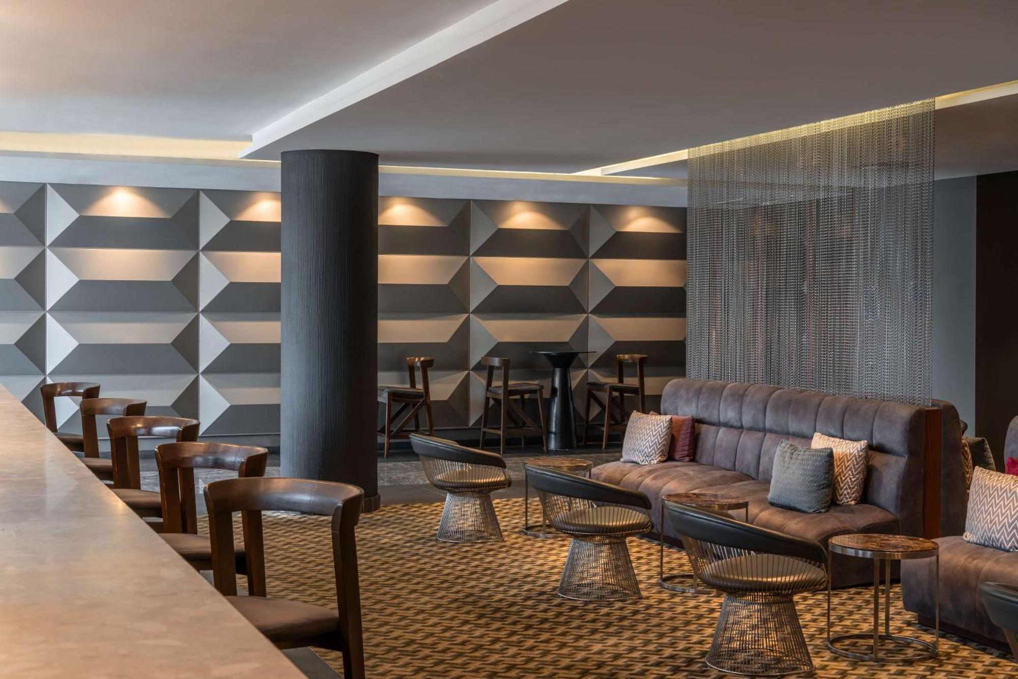 Radisson Blu Okoume Palace Hotel, Либревиль Экстерьер фото