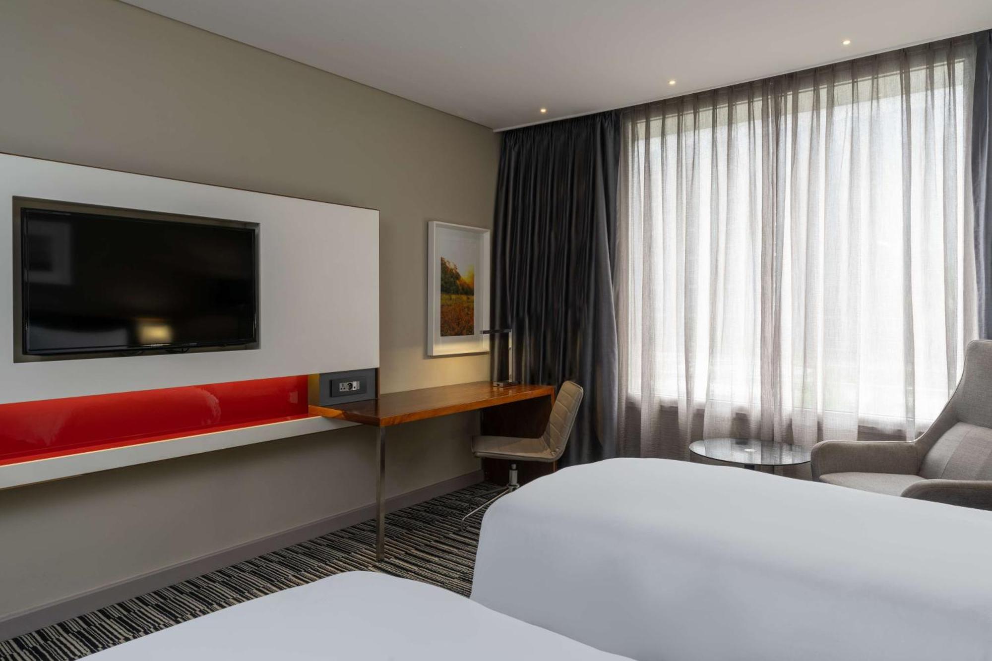 Radisson Blu Okoume Palace Hotel, Либревиль Экстерьер фото