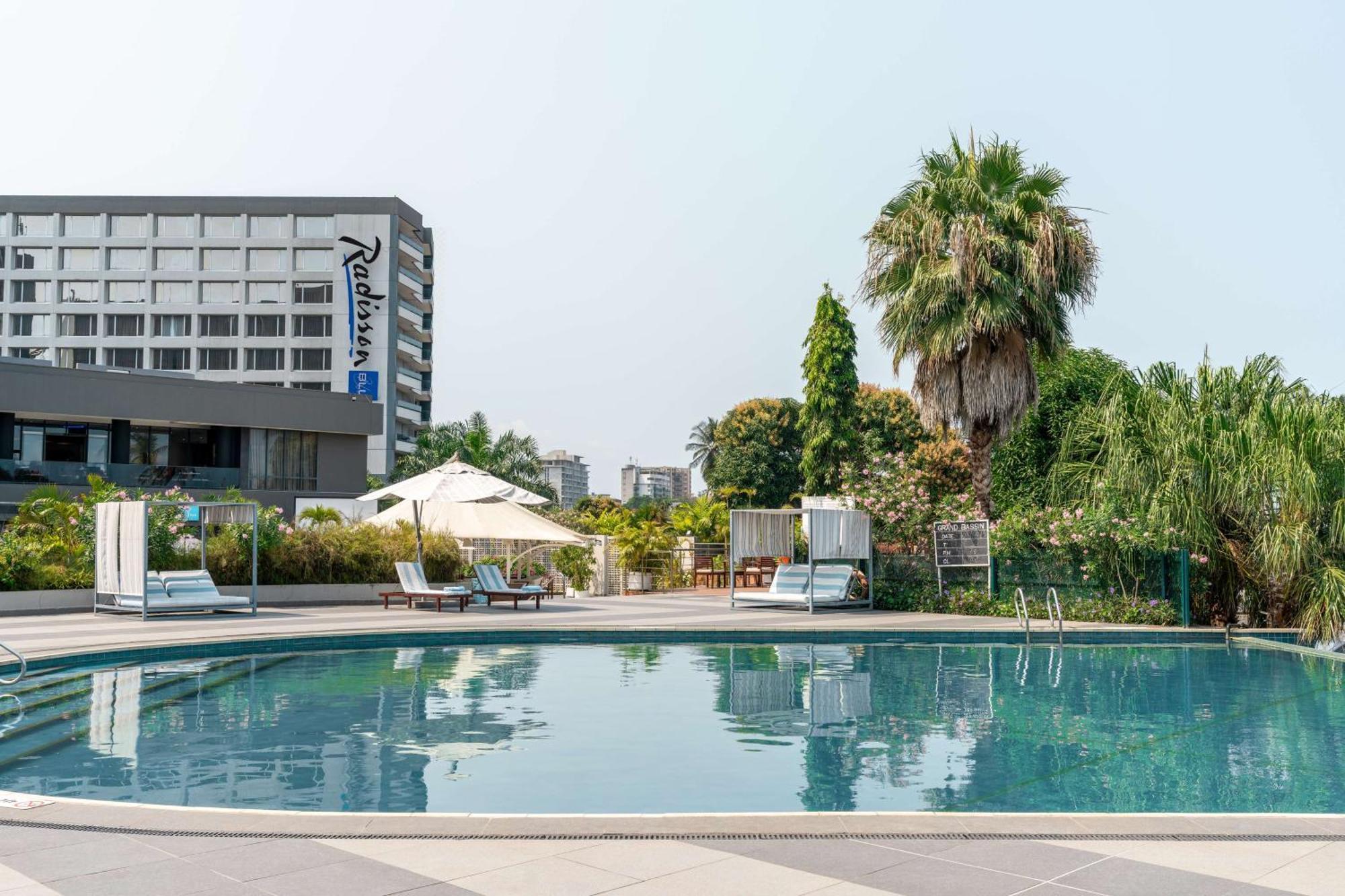 Radisson Blu Okoume Palace Hotel, Либревиль Экстерьер фото